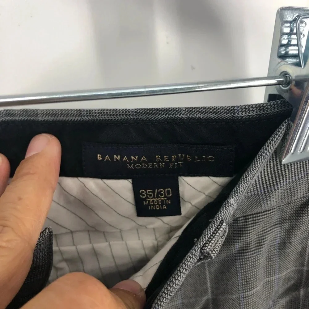 Banana Republic flat front trousers 35 x 30 grey